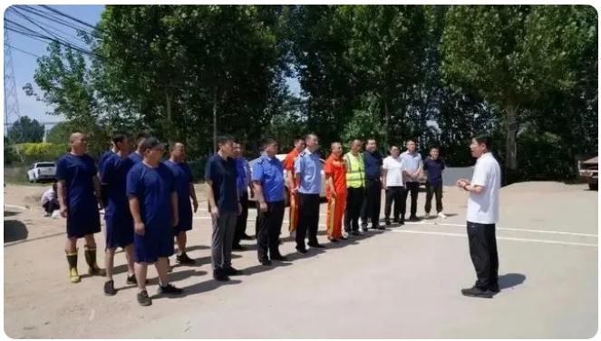 以練筑防！大興區(qū)魏善莊鎮(zhèn)組織開(kāi)展防汛應(yīng)急專項(xiàng)演練活動(dòng)